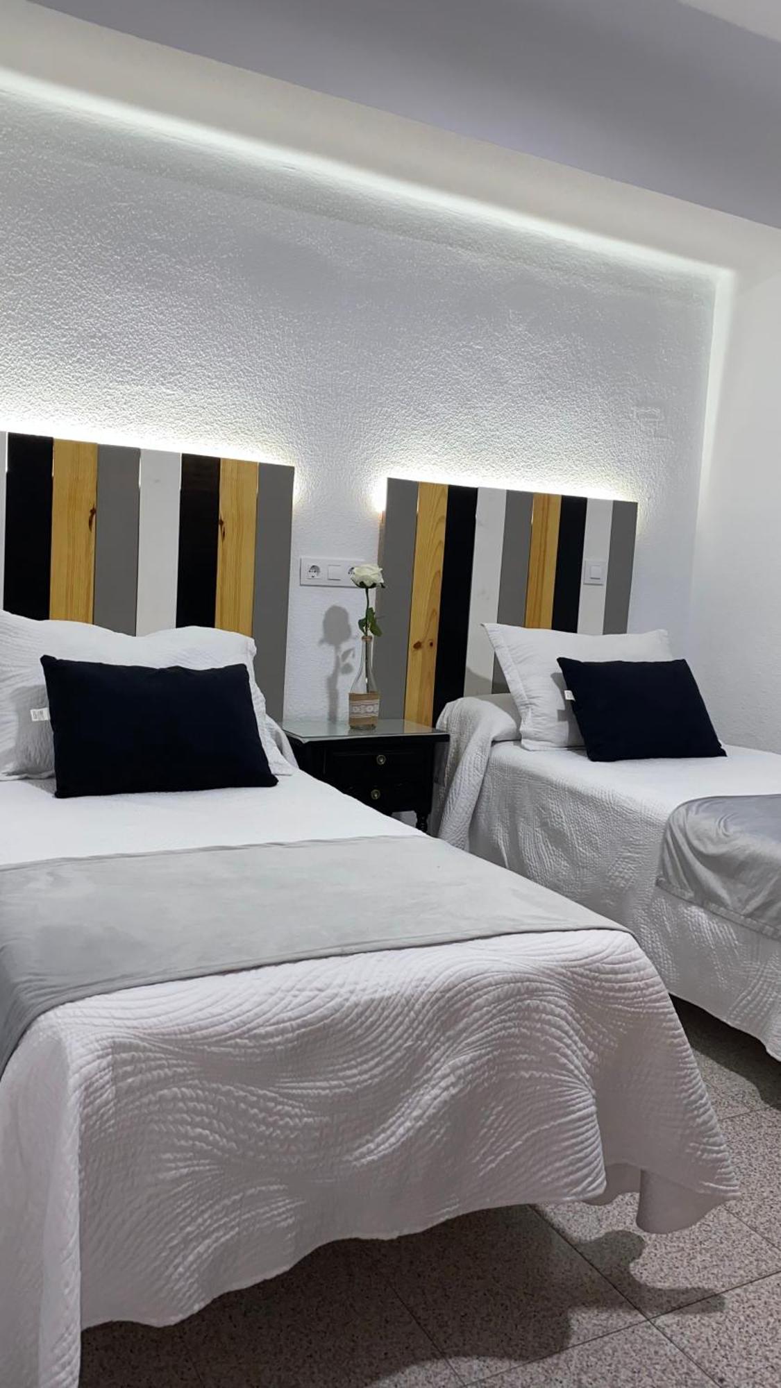 Rincon Extremeno Hotel Plasencia Exterior photo