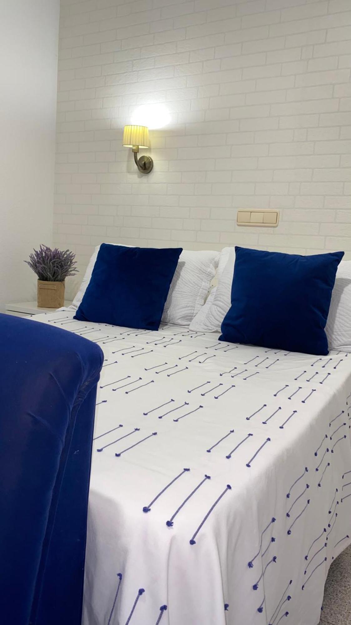 Rincon Extremeno Hotel Plasencia Exterior photo