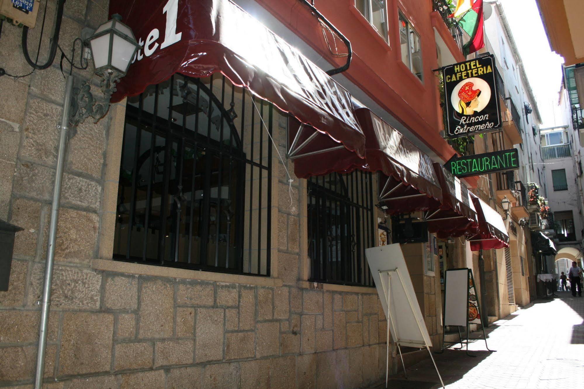 Rincon Extremeno Hotel Plasencia Exterior photo